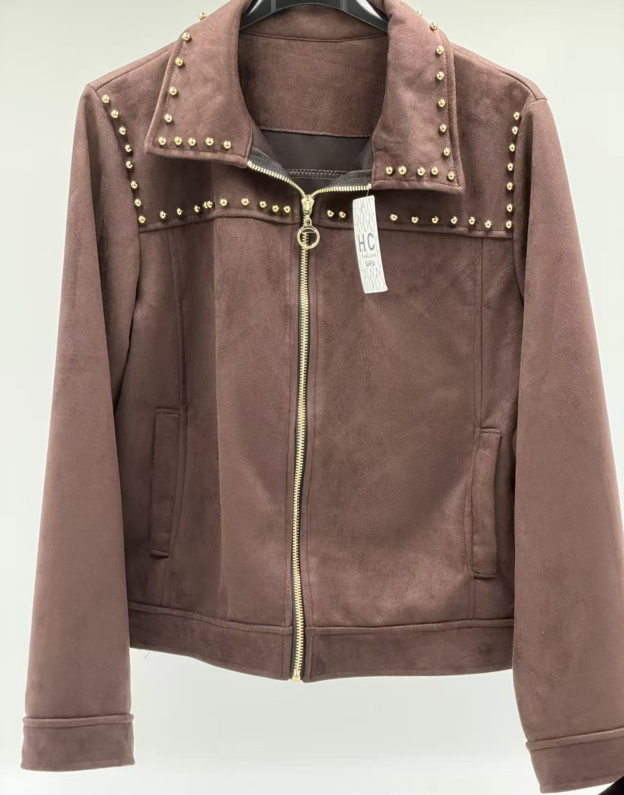 Chaqueta antelina mujer con detalles dorados