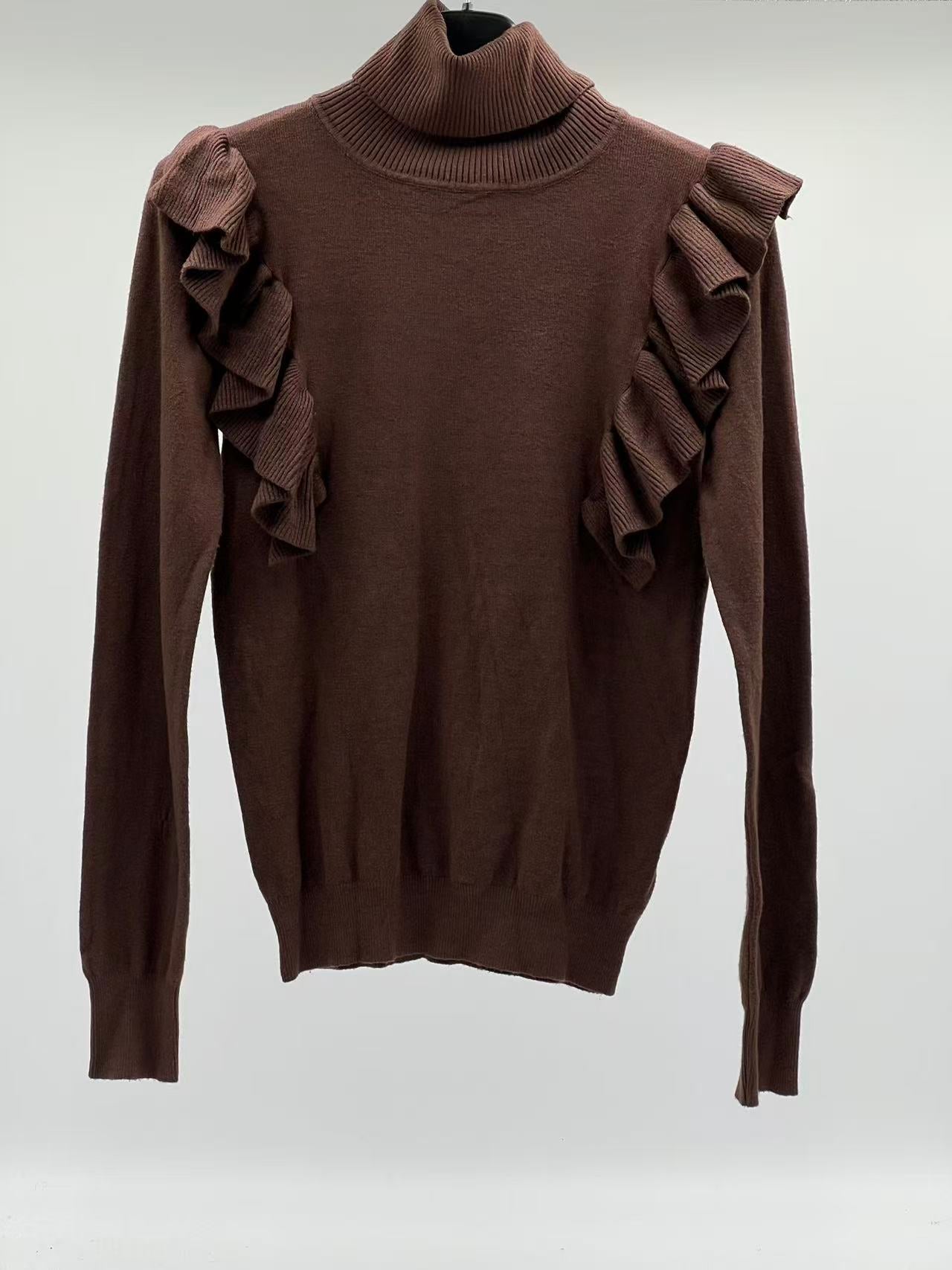 Jersey fino cuello alto volantes