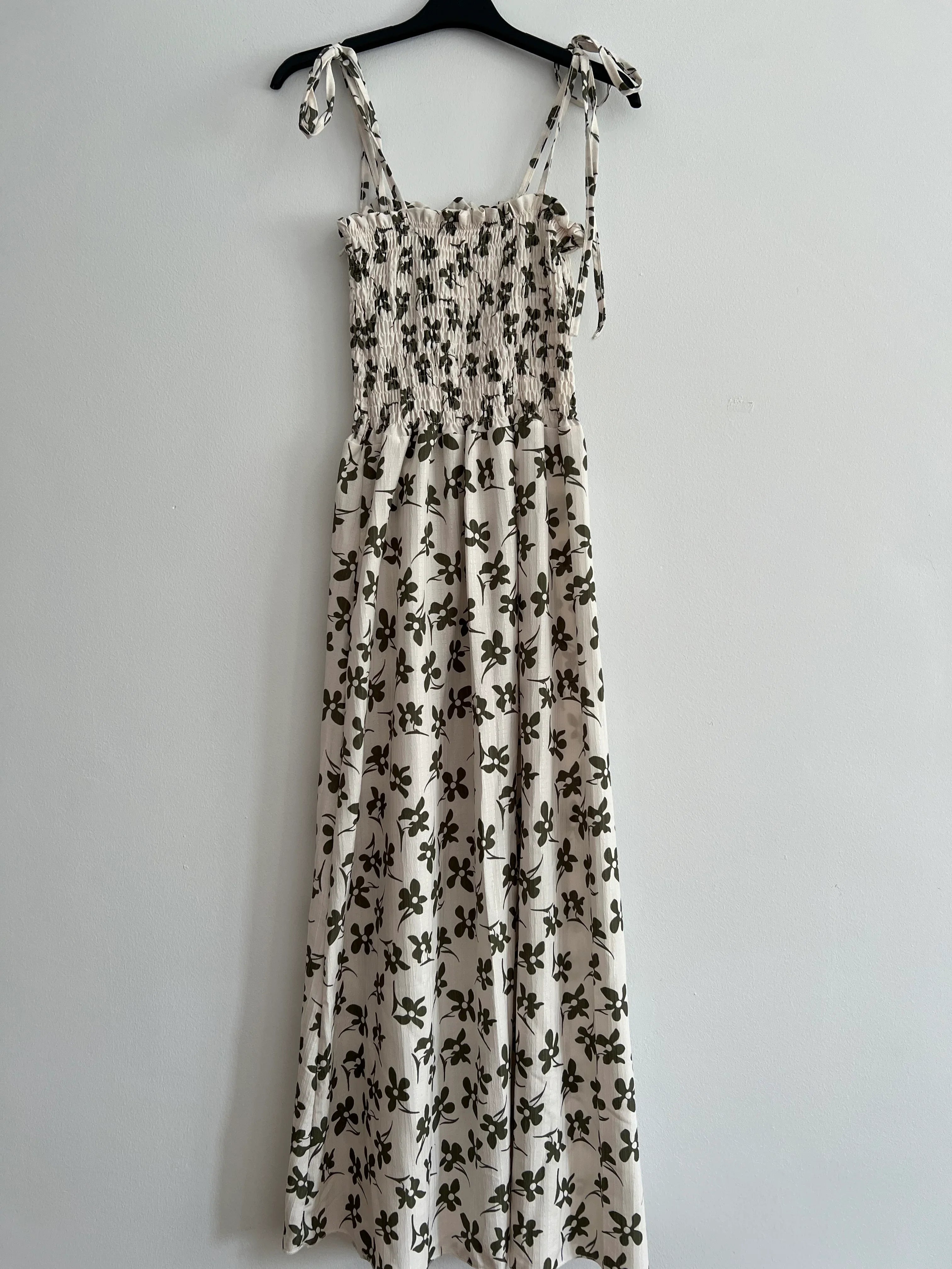 Vestido florecita verde caqui