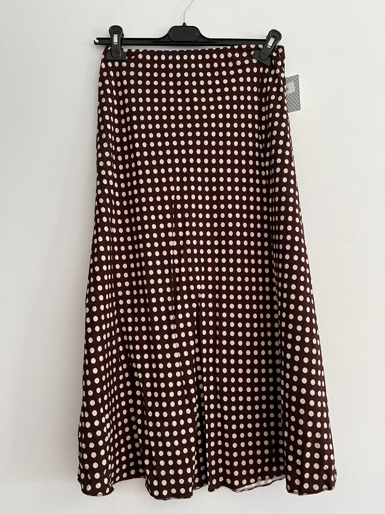 Falda larga lunares burdeos