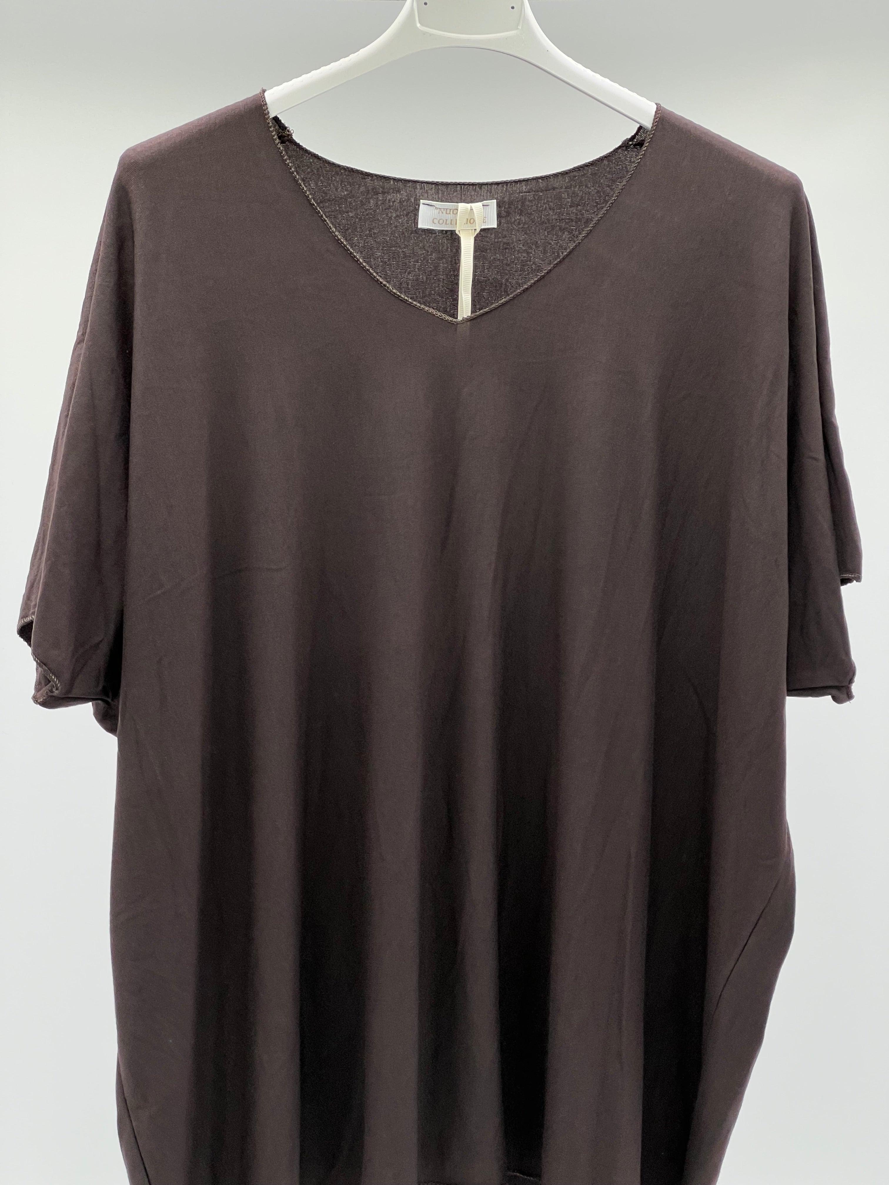 Camiseta pico marron