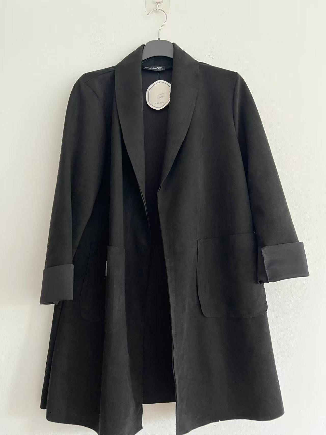 Gabardina antelina lisa negra