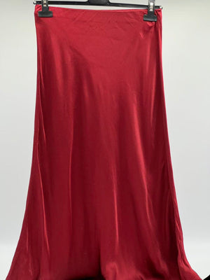 Falda raso larga roja oscura
