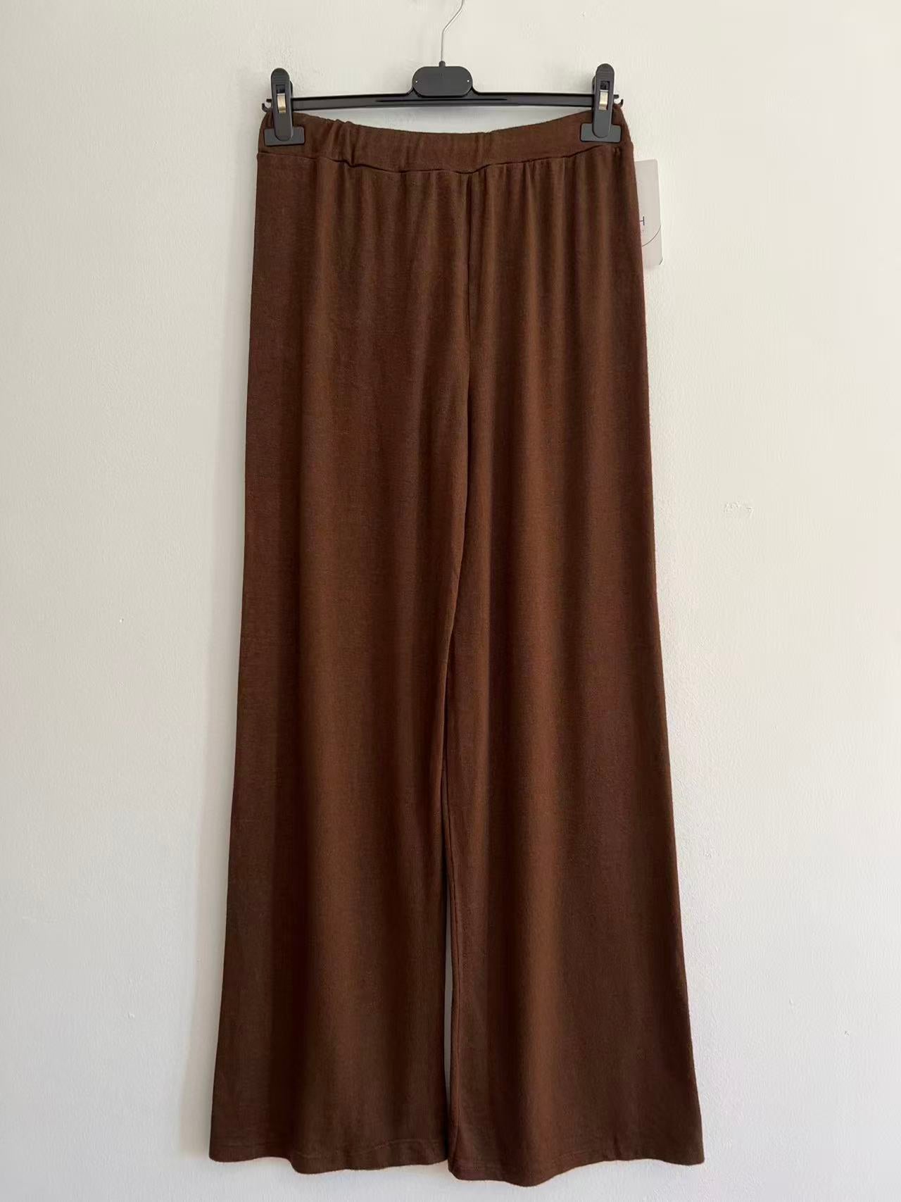 Pantalón punto básico marrón chocolate