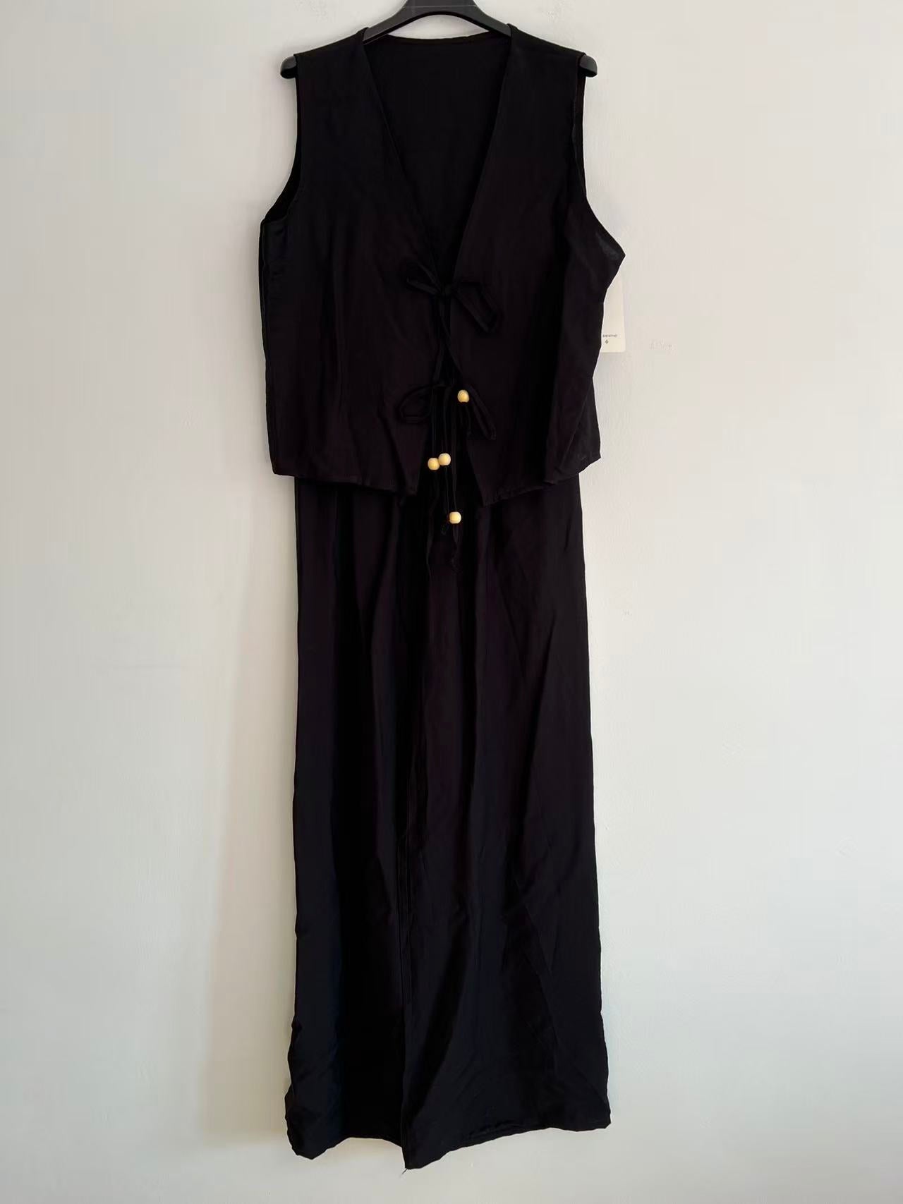 Conjunto de Dos Piezas en 100% Viscosa Chaleco con Lazadas y Pantalón Fluido