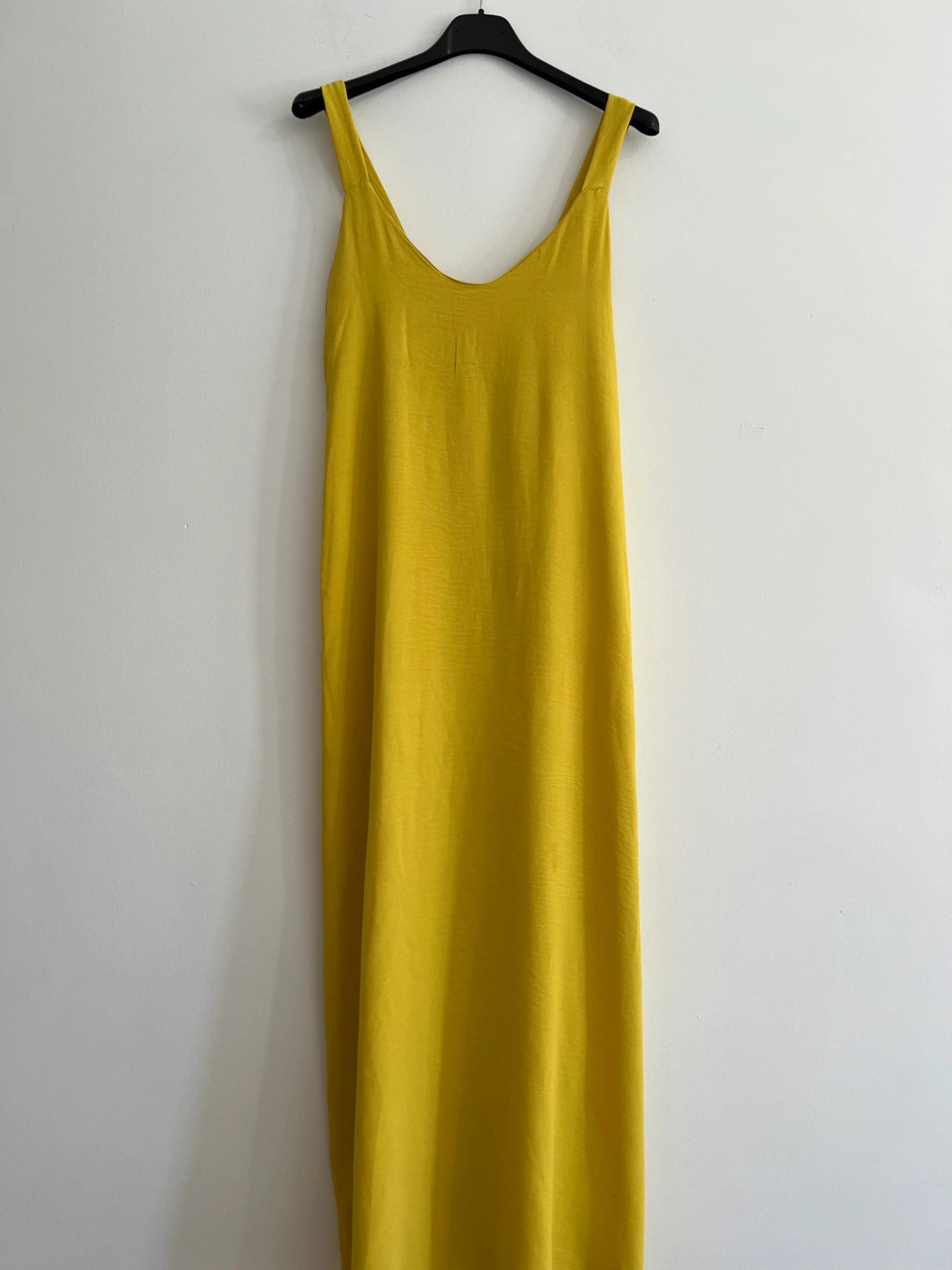 Vestido liso amarillo