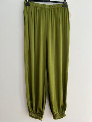 Pantalón largo raso puños verde pistacho