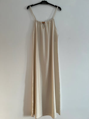 Vestido tirantes beige