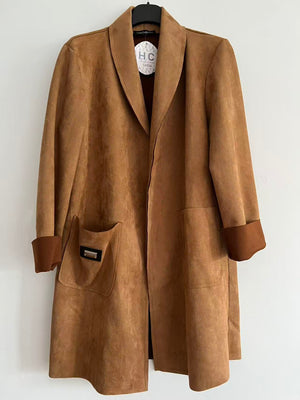 Gabardina antelina lisa camel oscuro