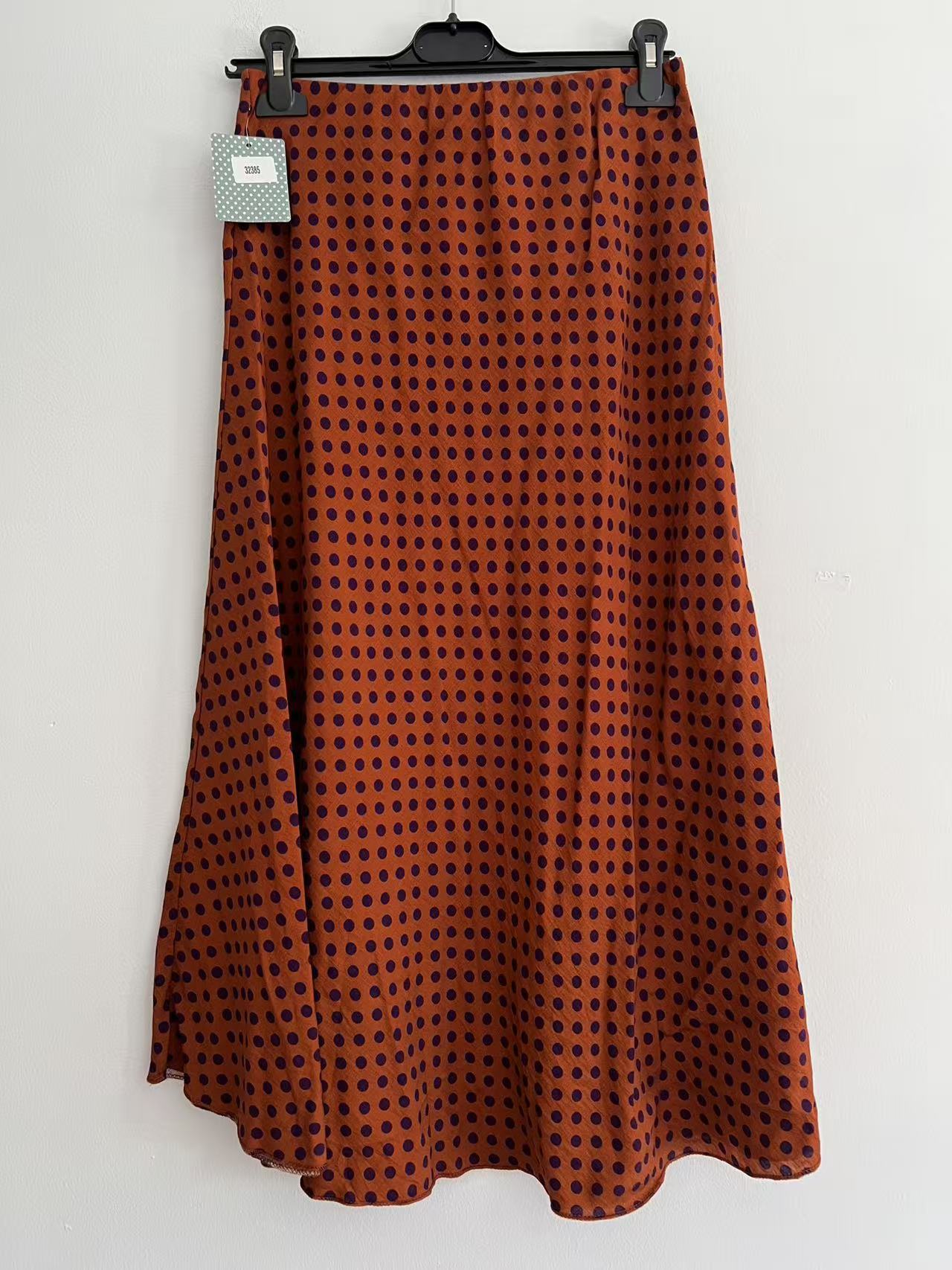 Falda larga lunares caldera