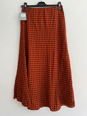 Falda larga lunares caldera