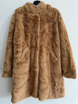 Abrigo de pelo camel oscuro