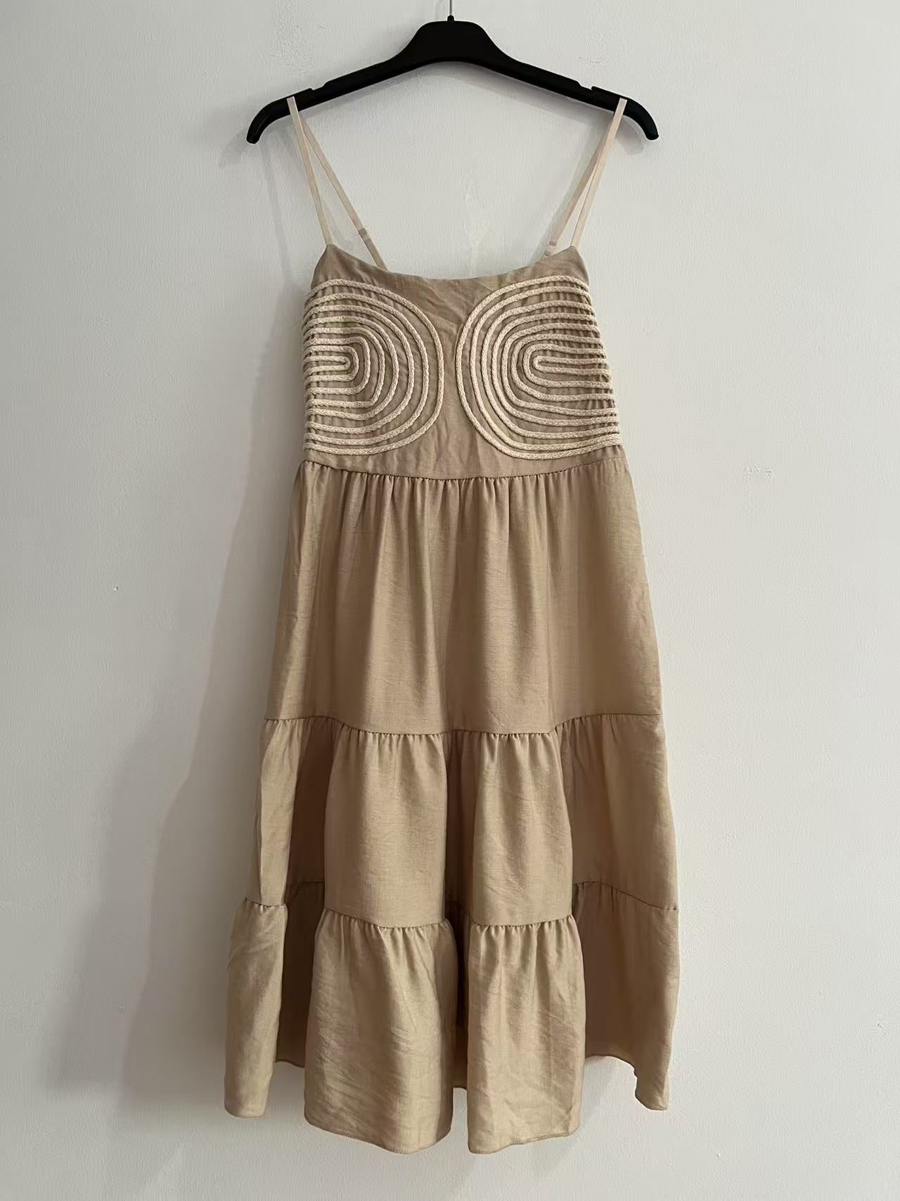 Vestido midi beige