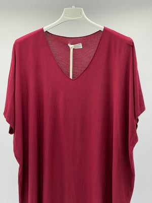 Camiseta pico burdeo