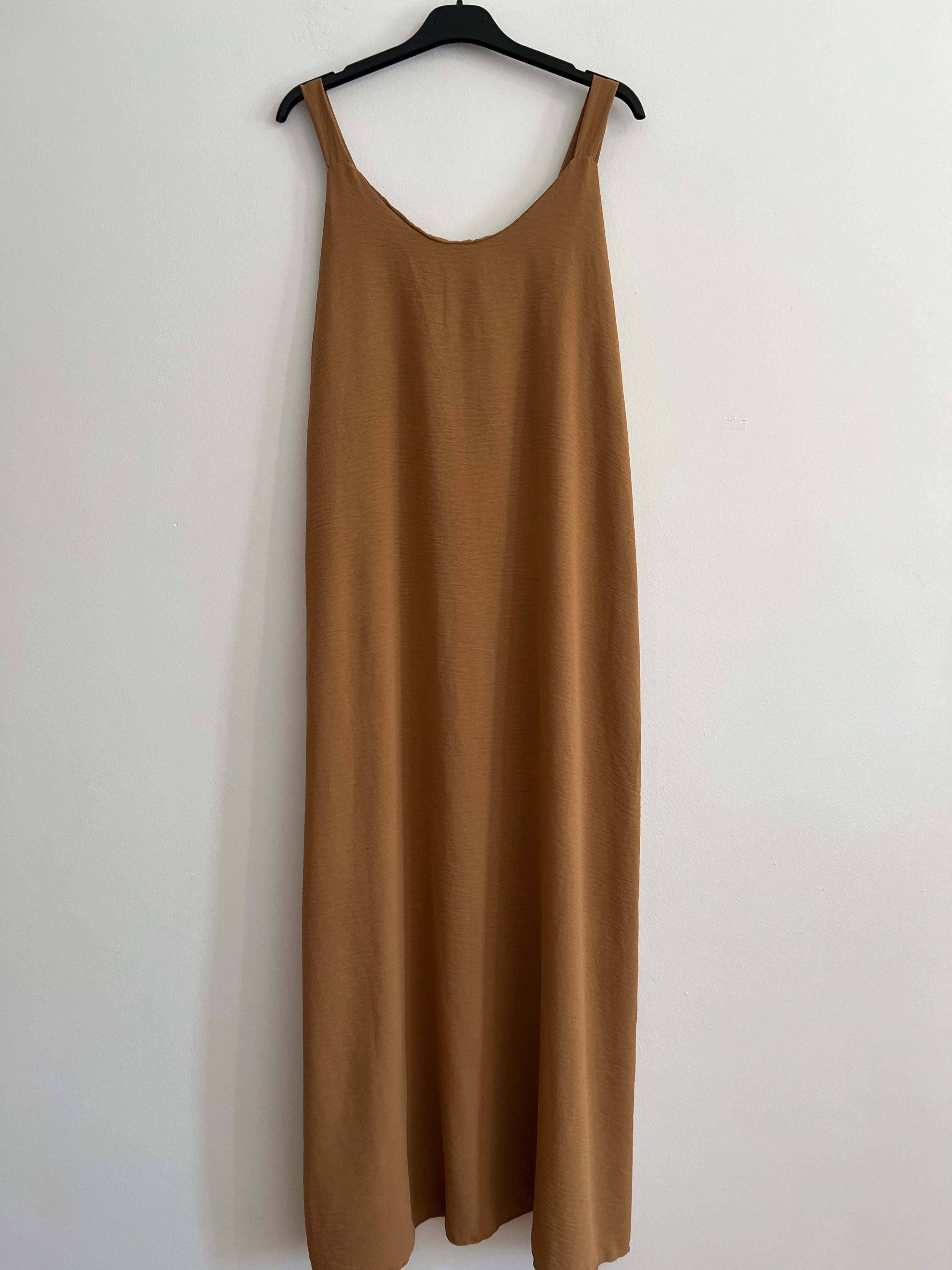 Vestido tirantes liso