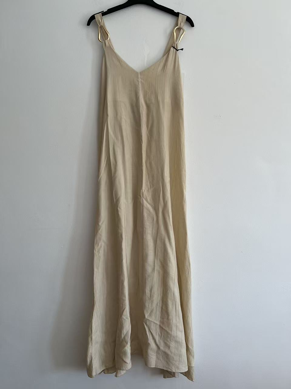 Vestido Largo Fluido de Tirantes con Anillas Metálicas