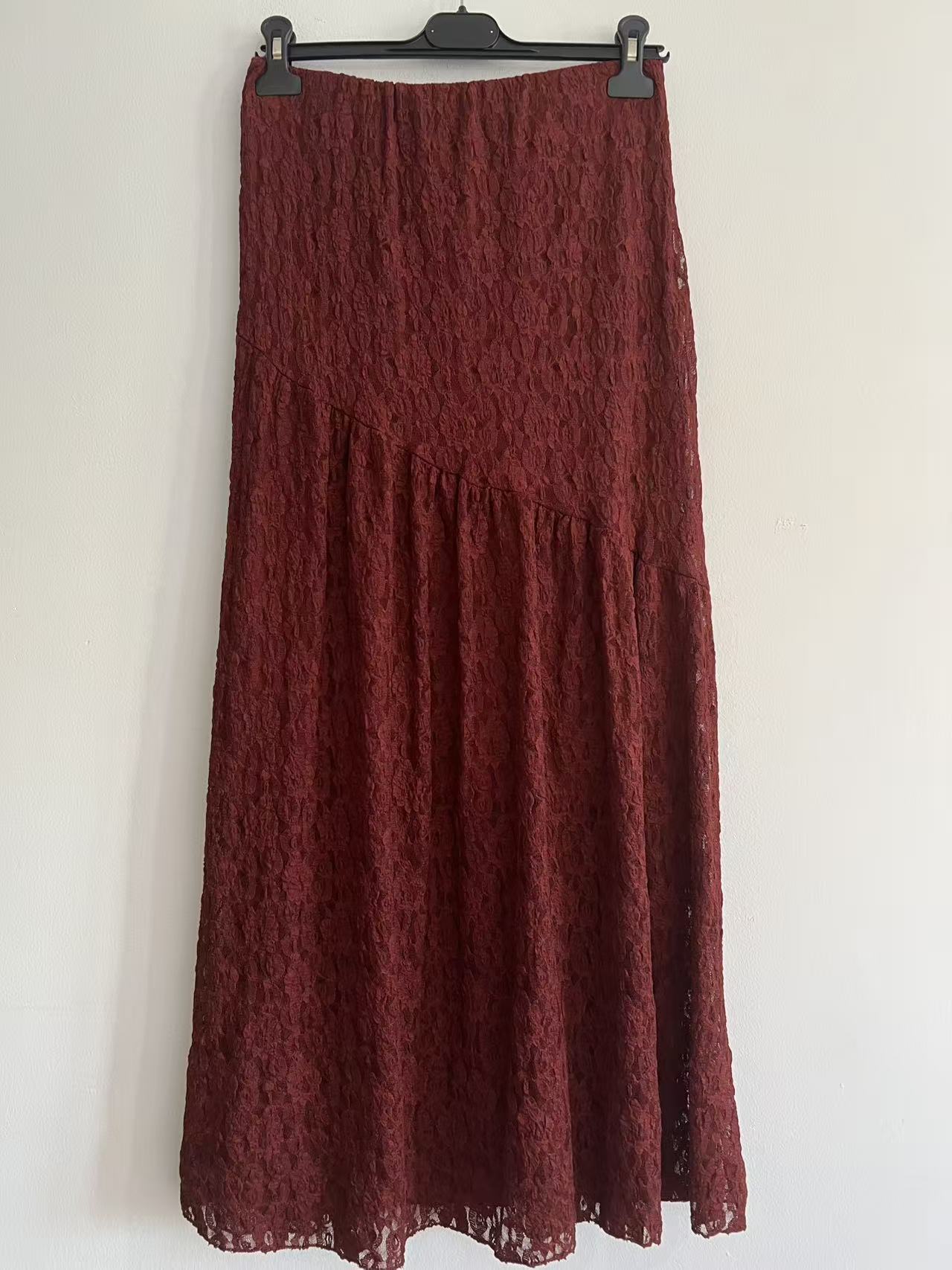 Falda larga encaje burdeos