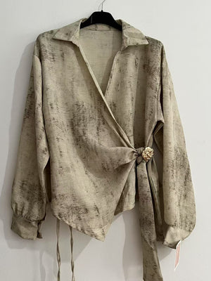 Camisa cruzada beige