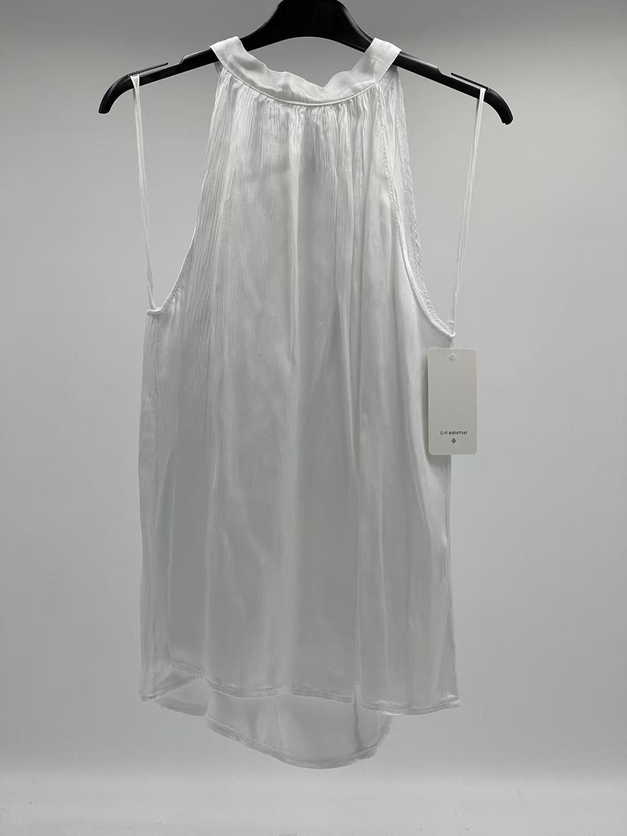 Blusa Satinada de Cuello Halter con Lazo Posterior
