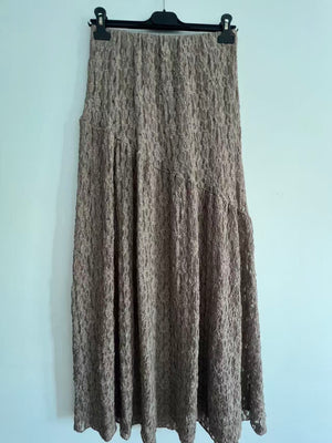 Falda larga encaje taupe