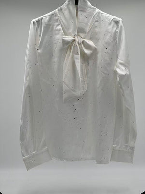 Camisa brillo con lazada blanca