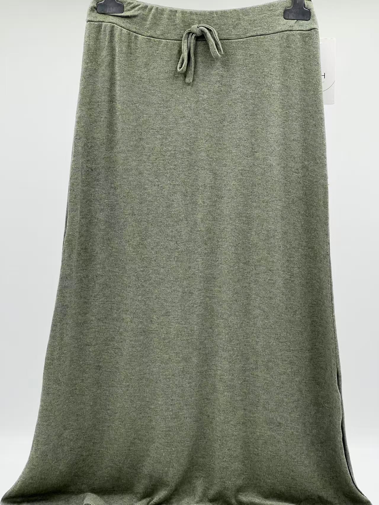 Falda larga punto verde caqui