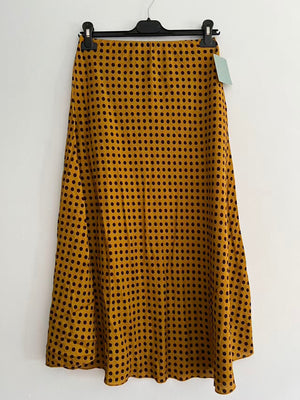 Falda larga lunares mostaza