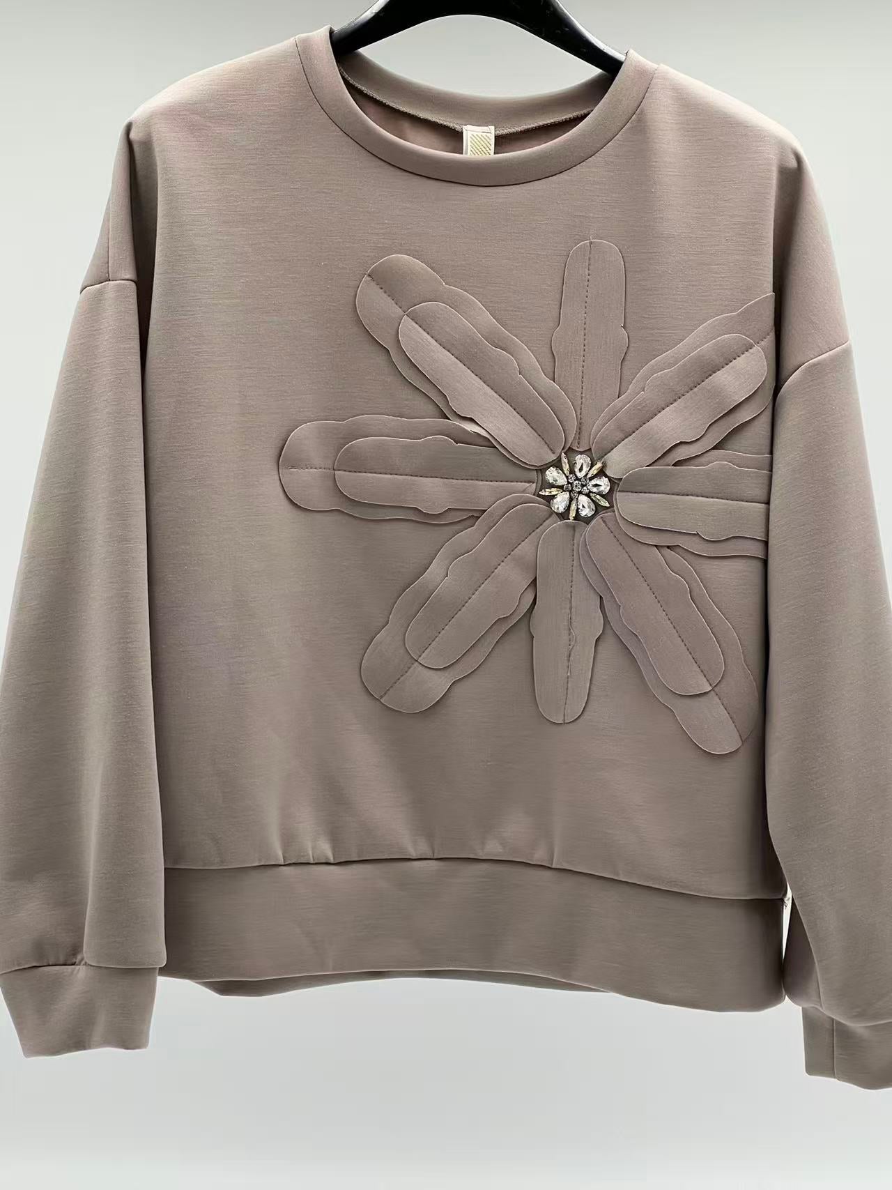 Sudadera "Soft Mint" con Flor en Relieve y Detalle de Cristales