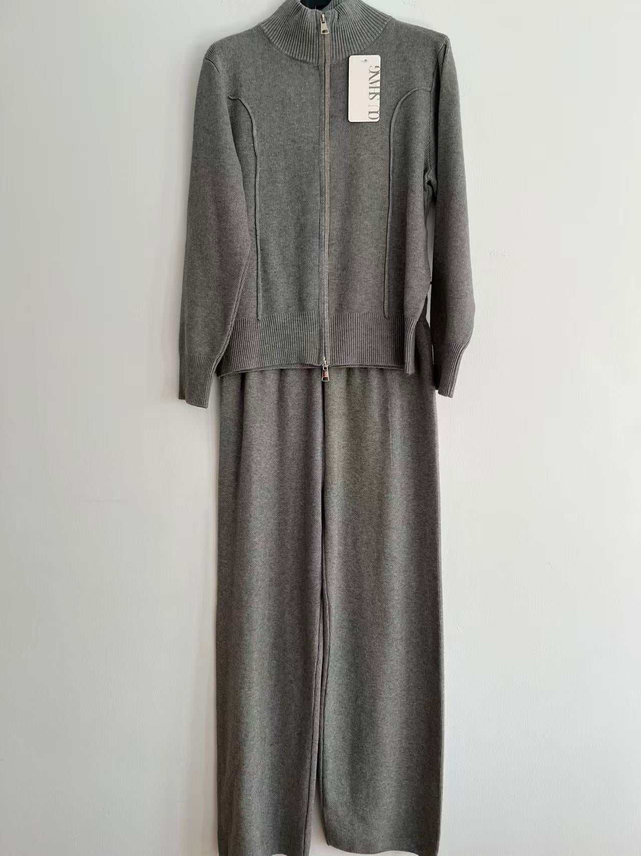 Conjunto de punto con cremallera