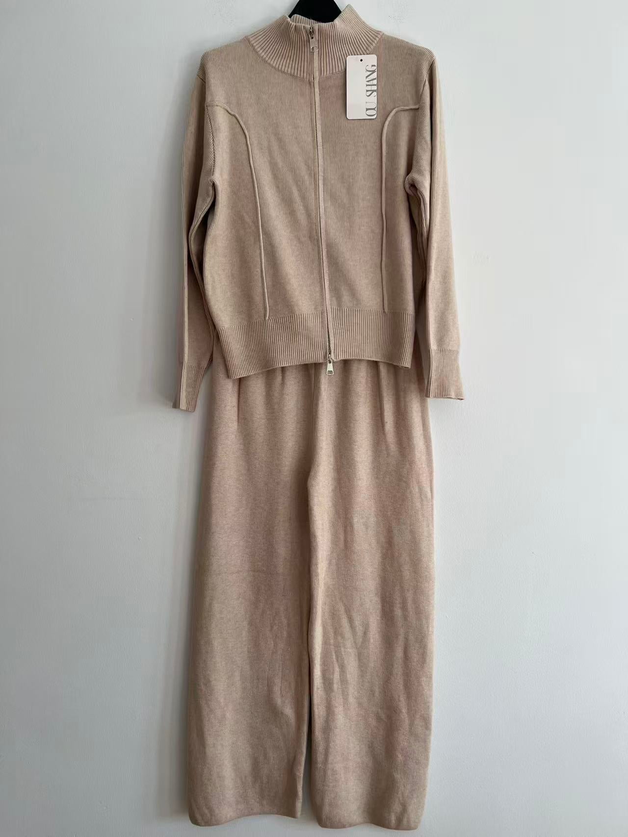 Conjunto de punto con cremallera