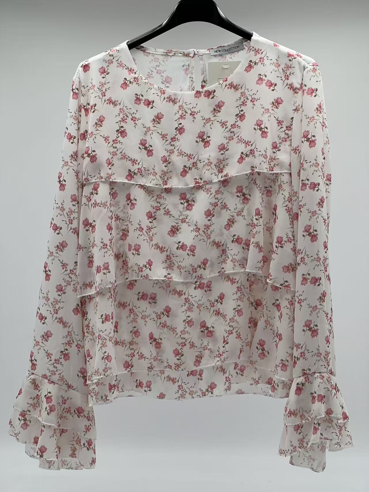 Blusa Romántica de Gasa con Estampado Floral y Volantes en Capas