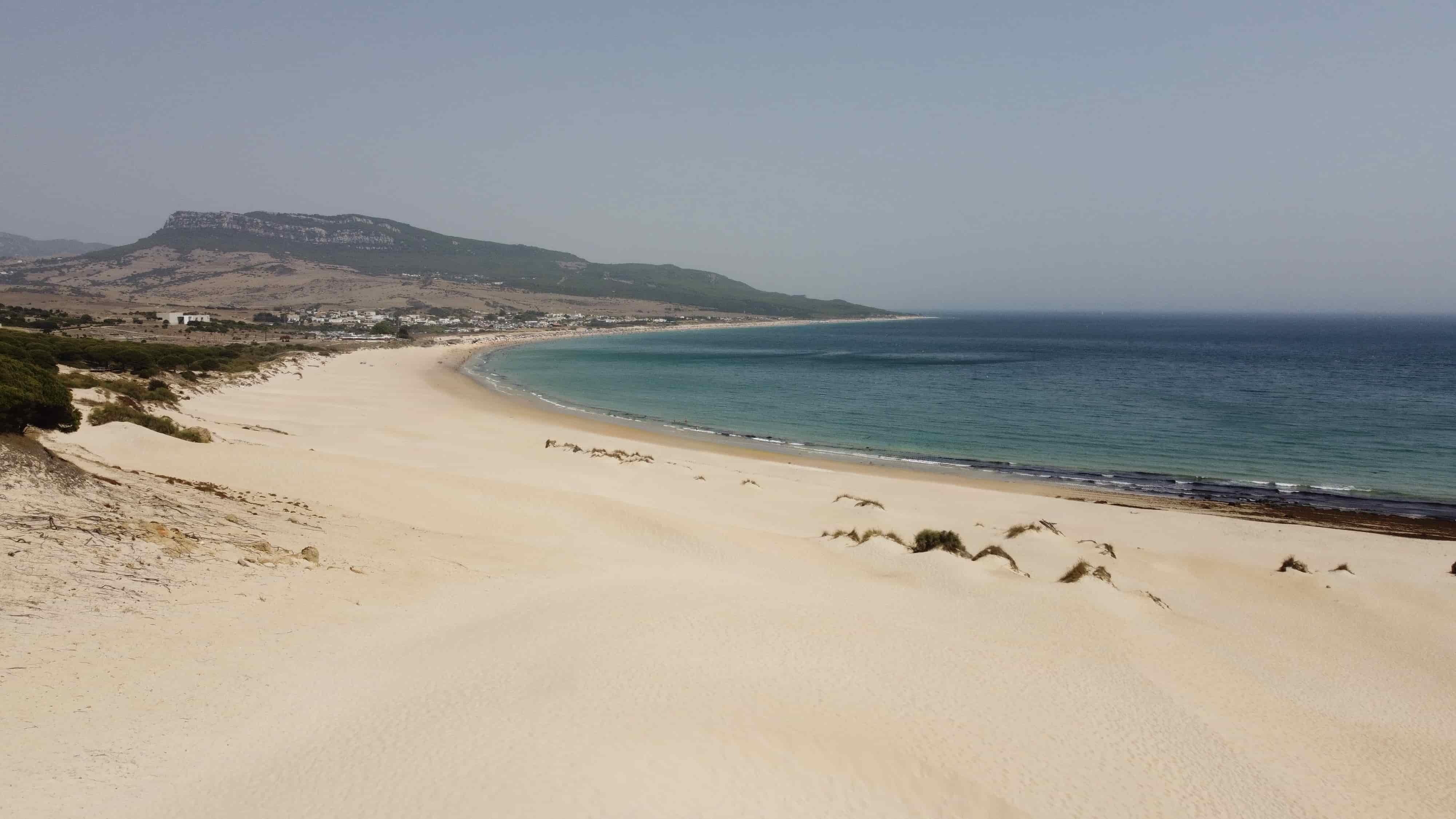 Verano en la costa - Inspiración de moda femenina Verso Secreto