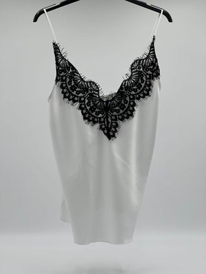 Lencero con encaje blanco