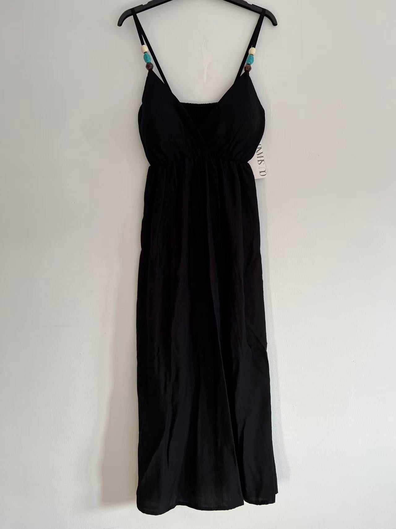 Vestido Largo de Tirantes con Escote en V y Detalle de Cuentas