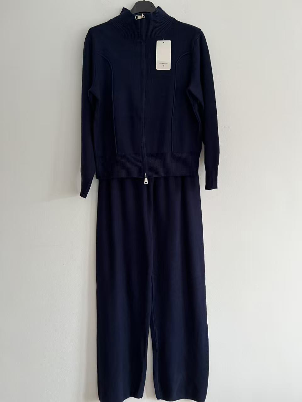 Conjunto de punto con cremallera