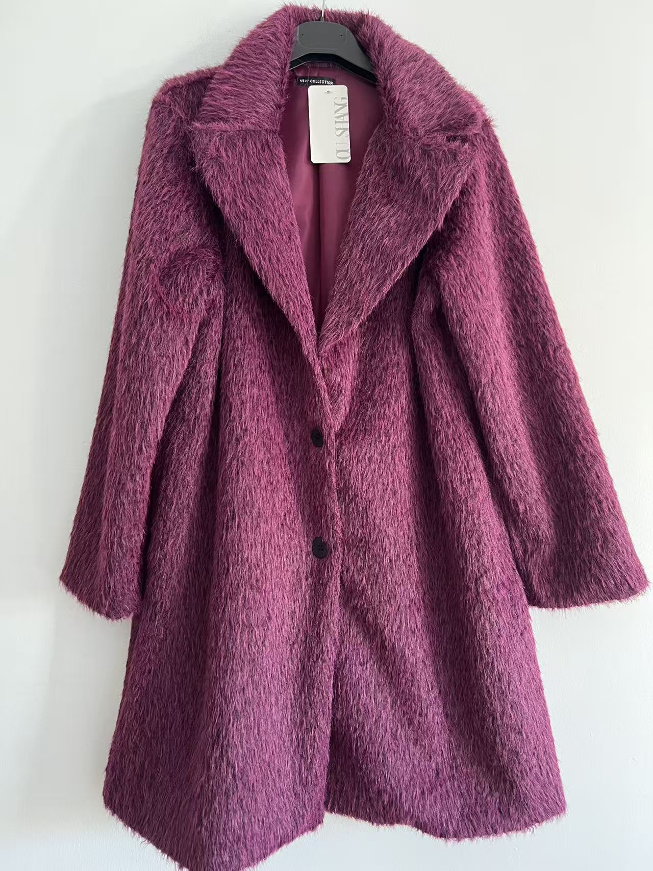 Abrigo de Pelo Sintético con Cuello Solapa y Botones