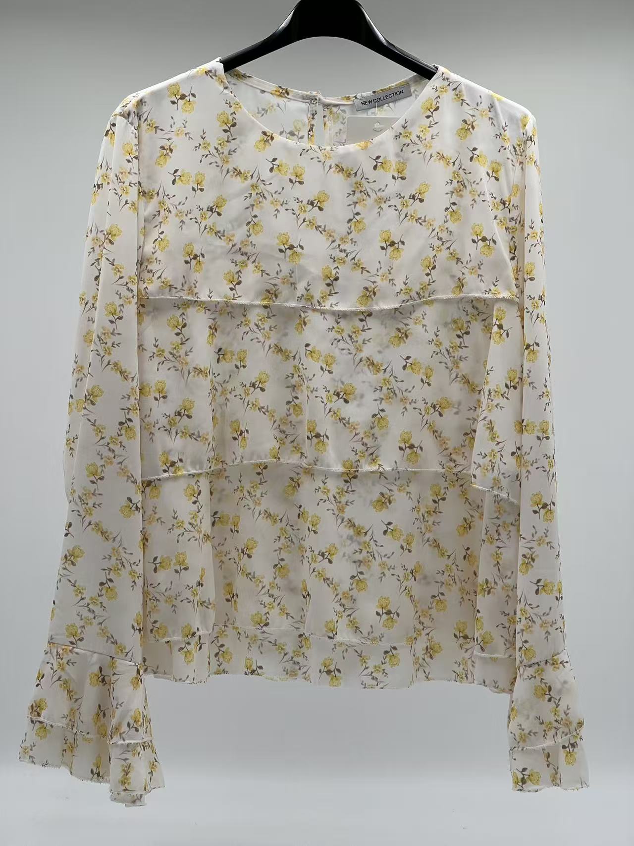 Blusa Romántica de Gasa con Estampado Floral y Volantes en Capas