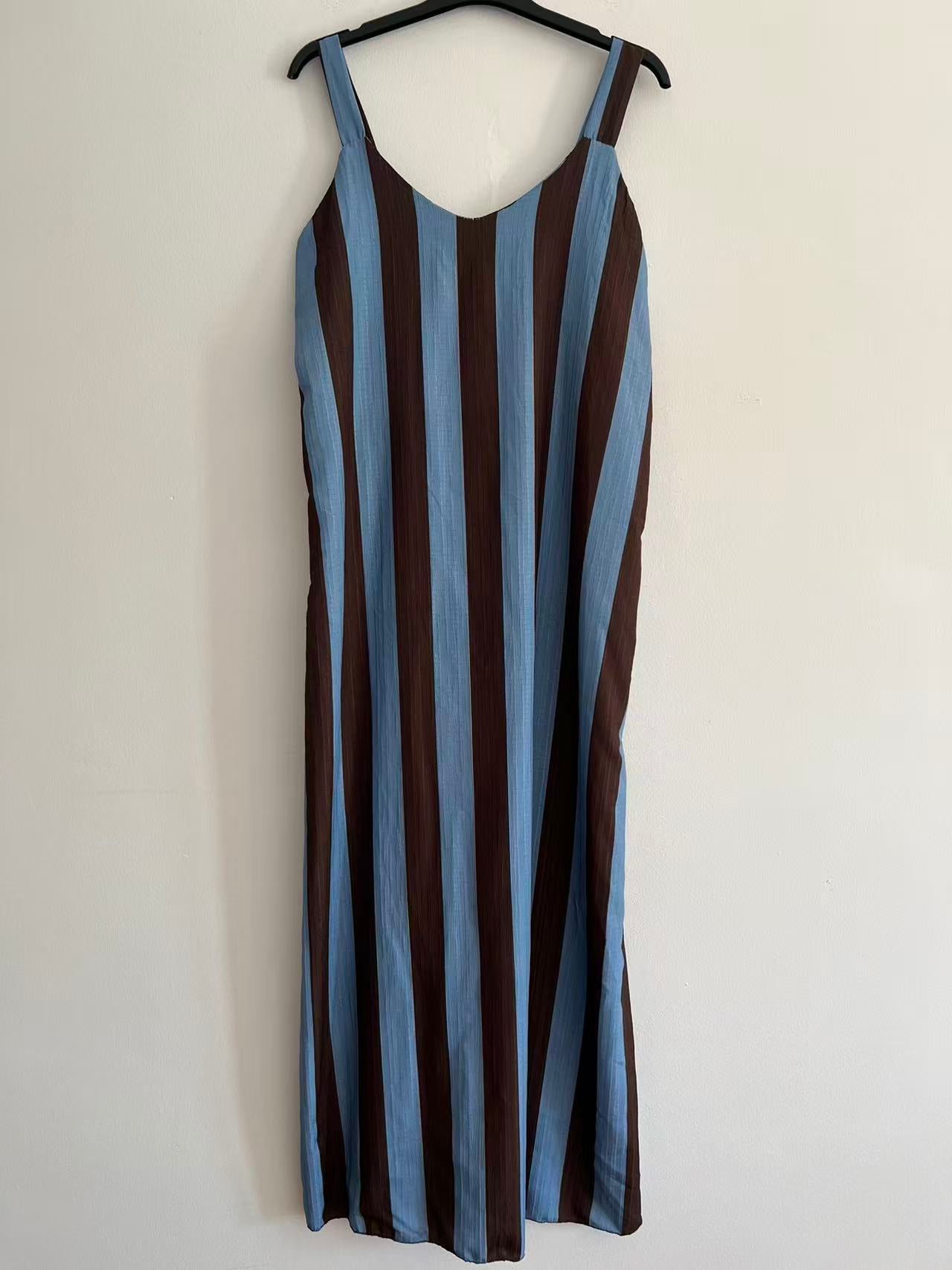 Vestido Largo de Tirantes con Rayas Verticales