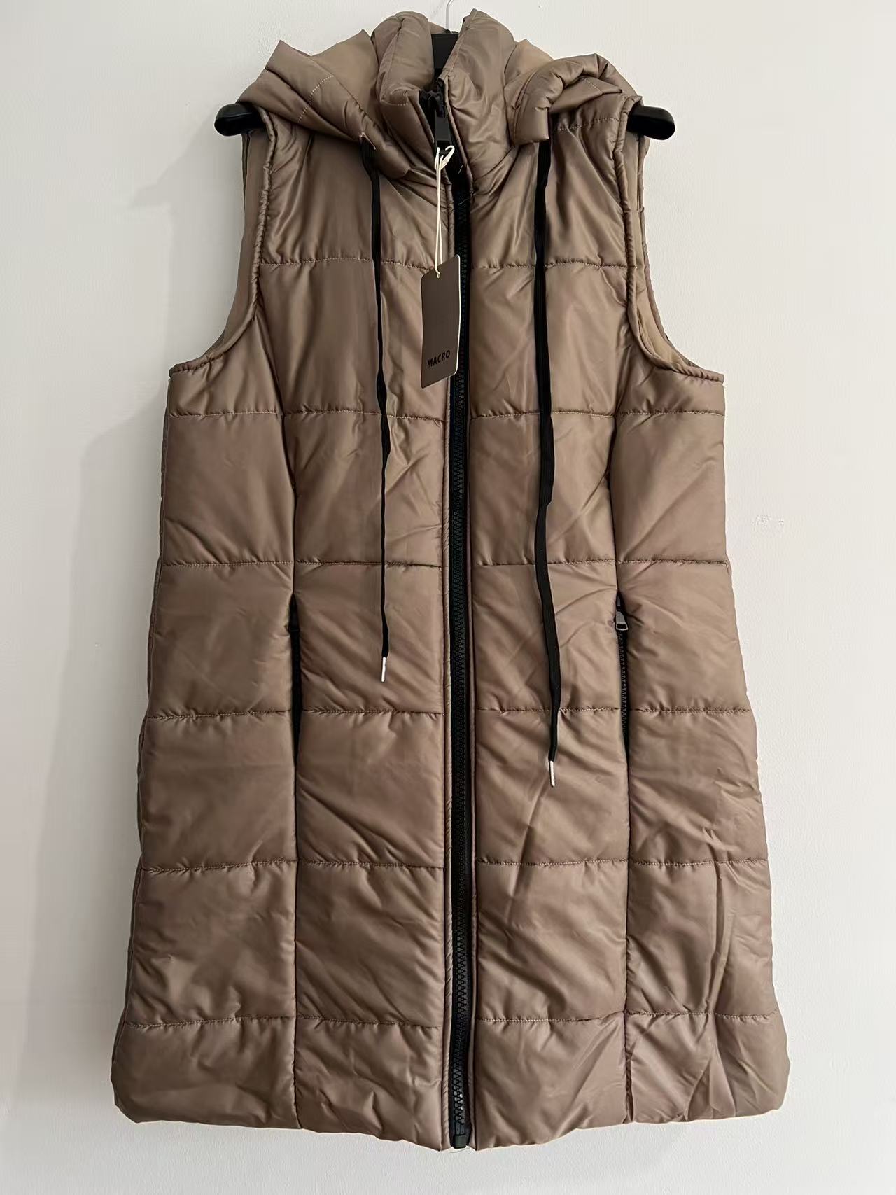 Chaleco de plumas camel oscuro