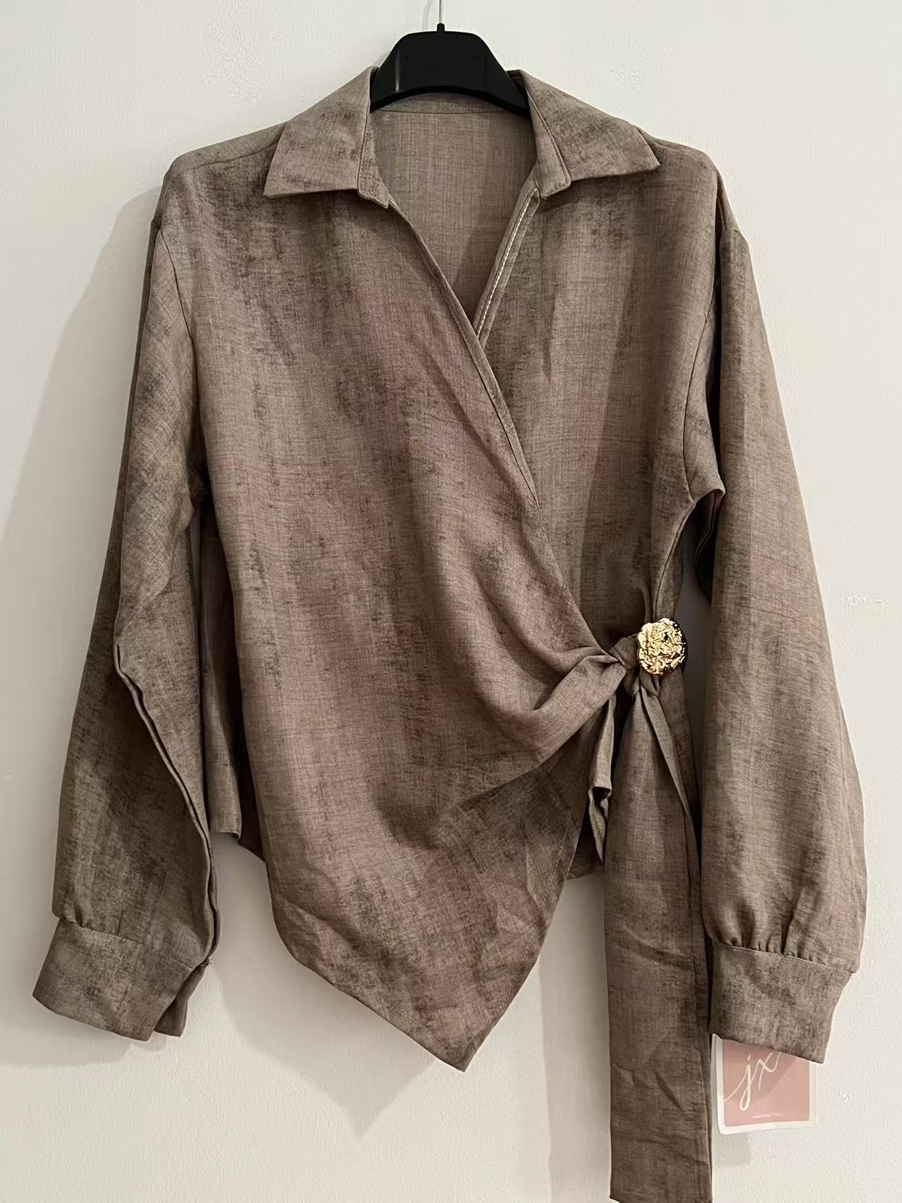 Camisa cruzada taupe