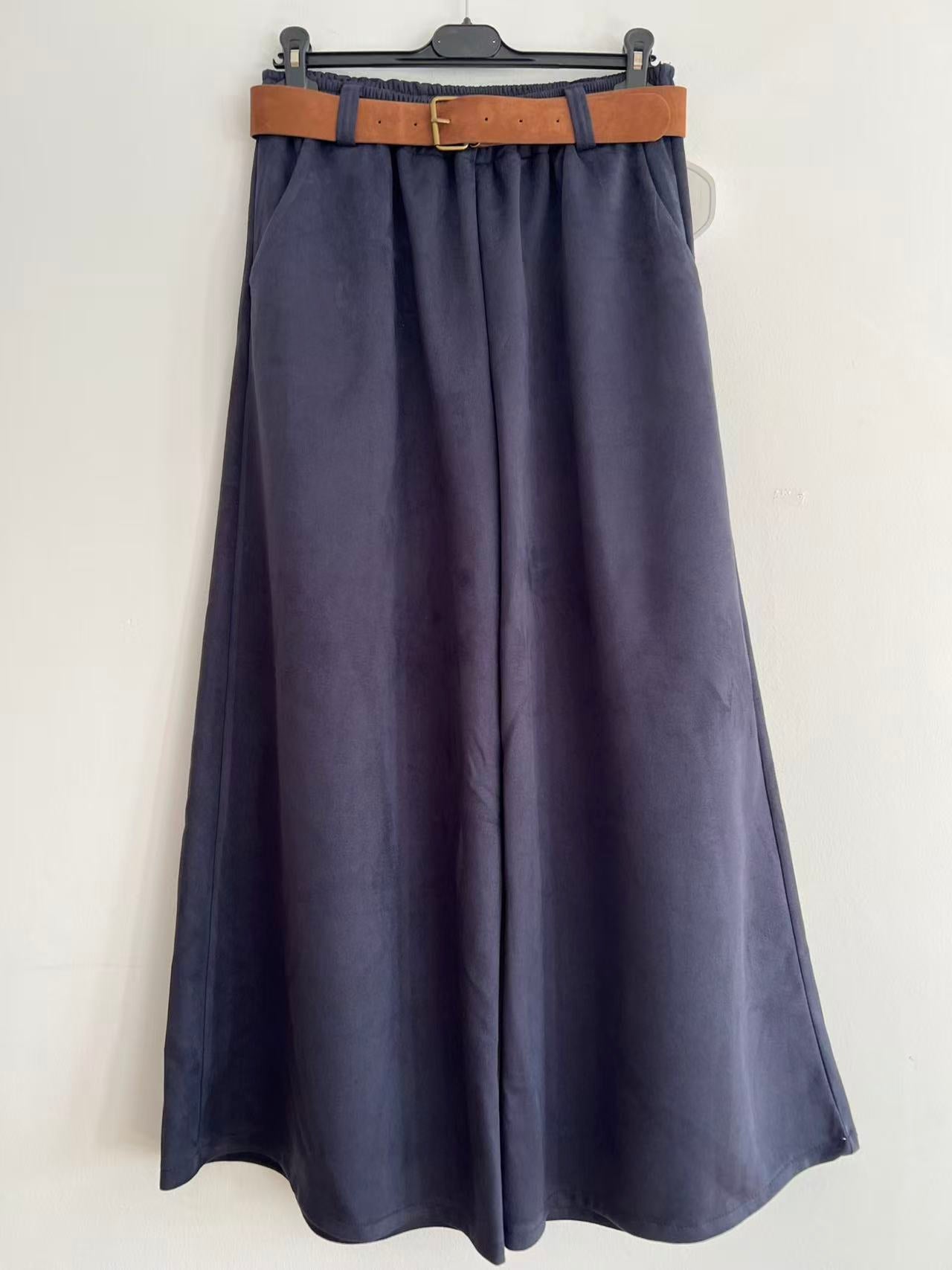 Pantalón antelina ancha