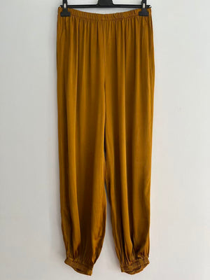 Pantalón largo raso puños mostaza