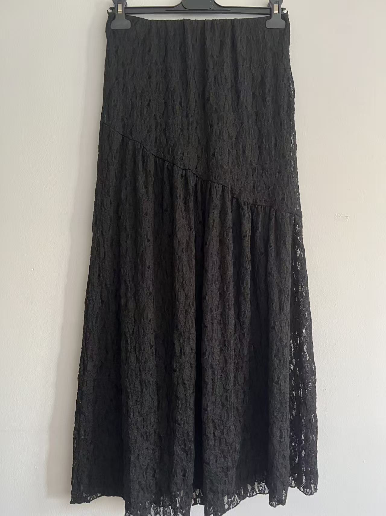 Falda larga encaje negra