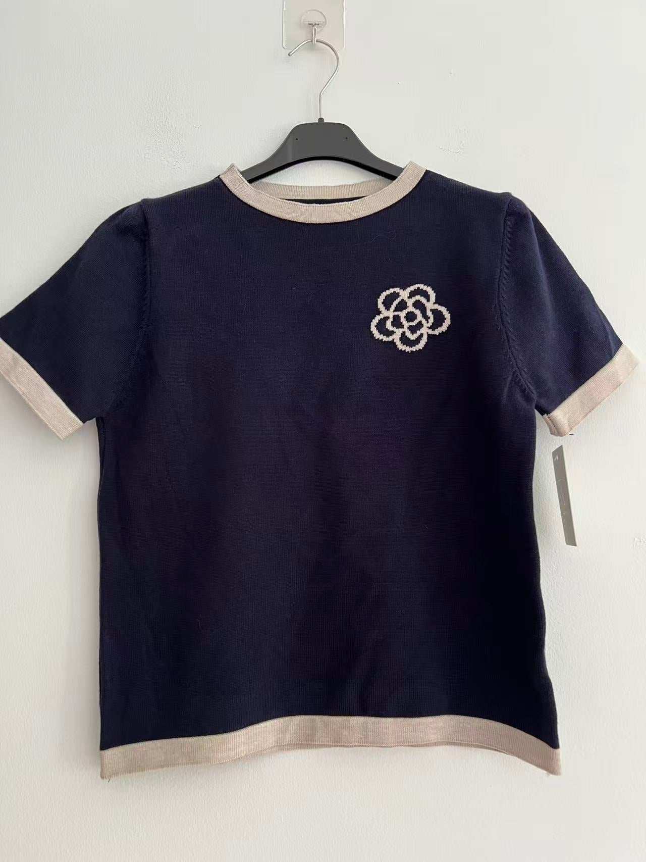 Camiseta bordado floral marino