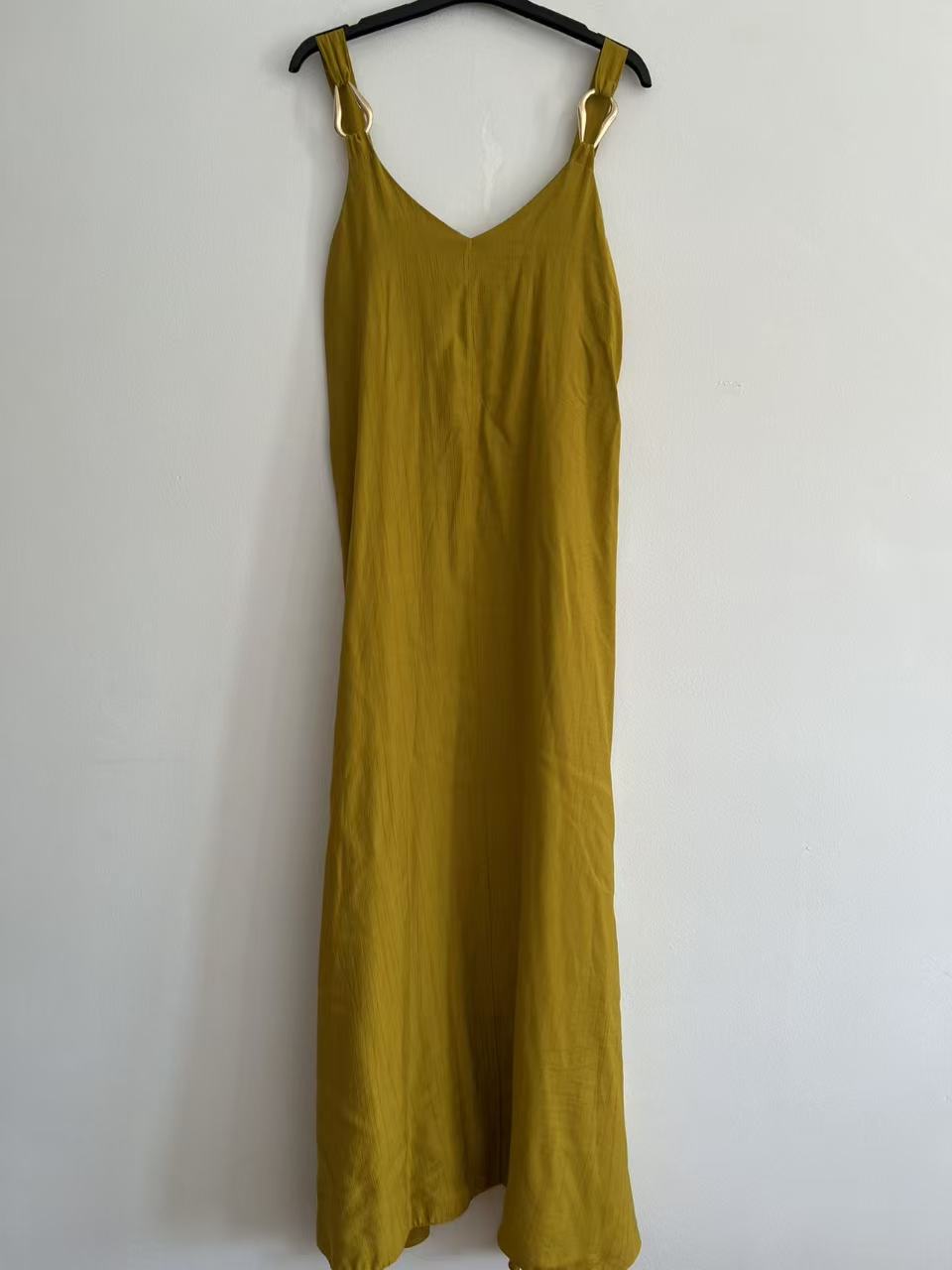 Vestido Largo Fluido de Tirantes con Anillas Metálicas