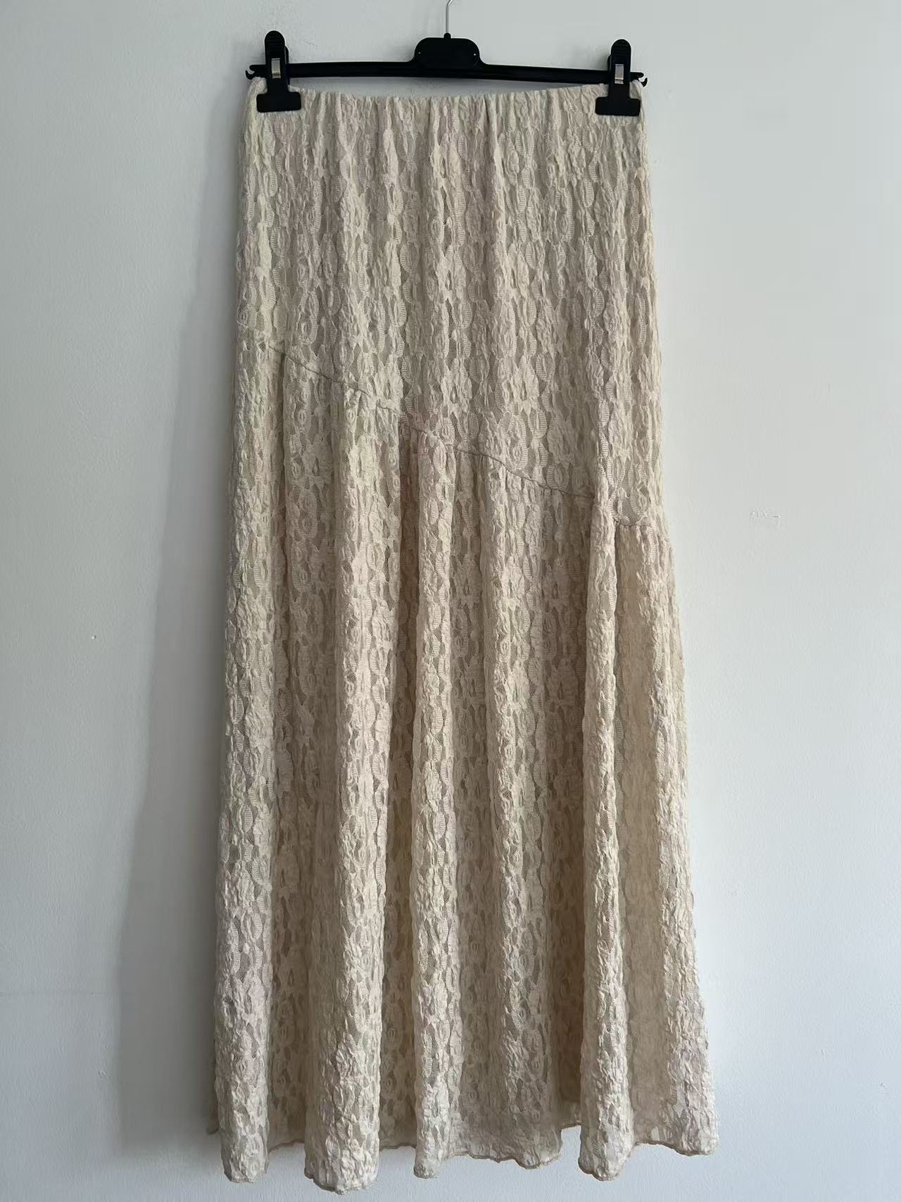 Falda larga encaje beige