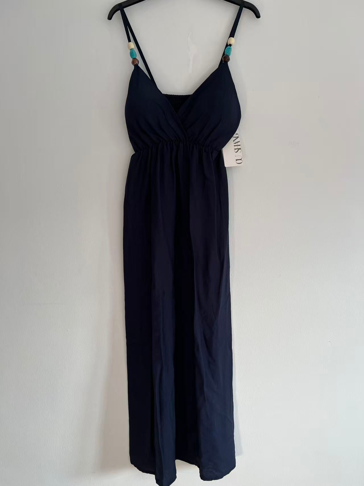 Vestido Largo de Tirantes con Escote en V y Detalle de Cuentas