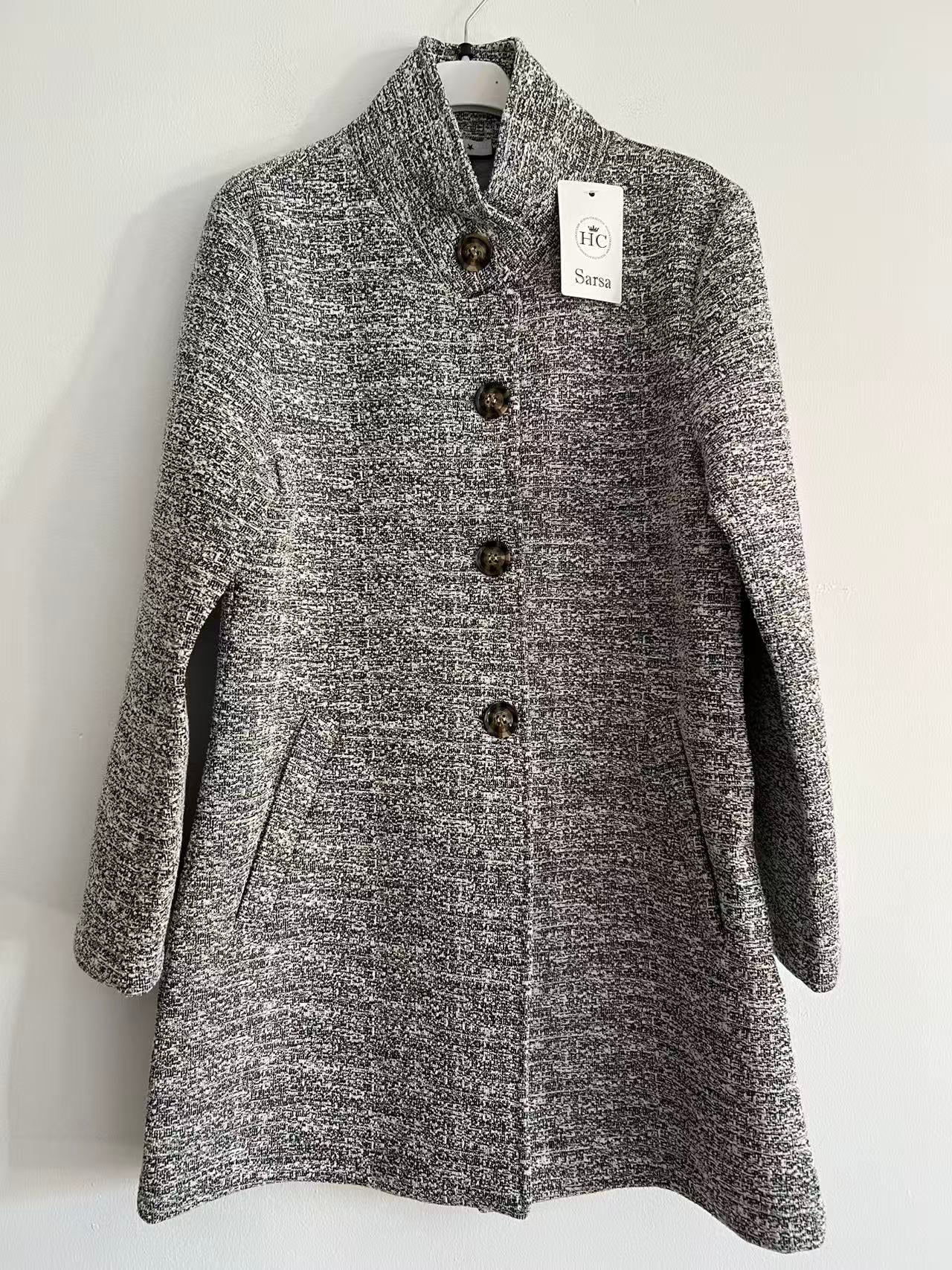 Abrigo de Punto con Cuello Alto y Botones