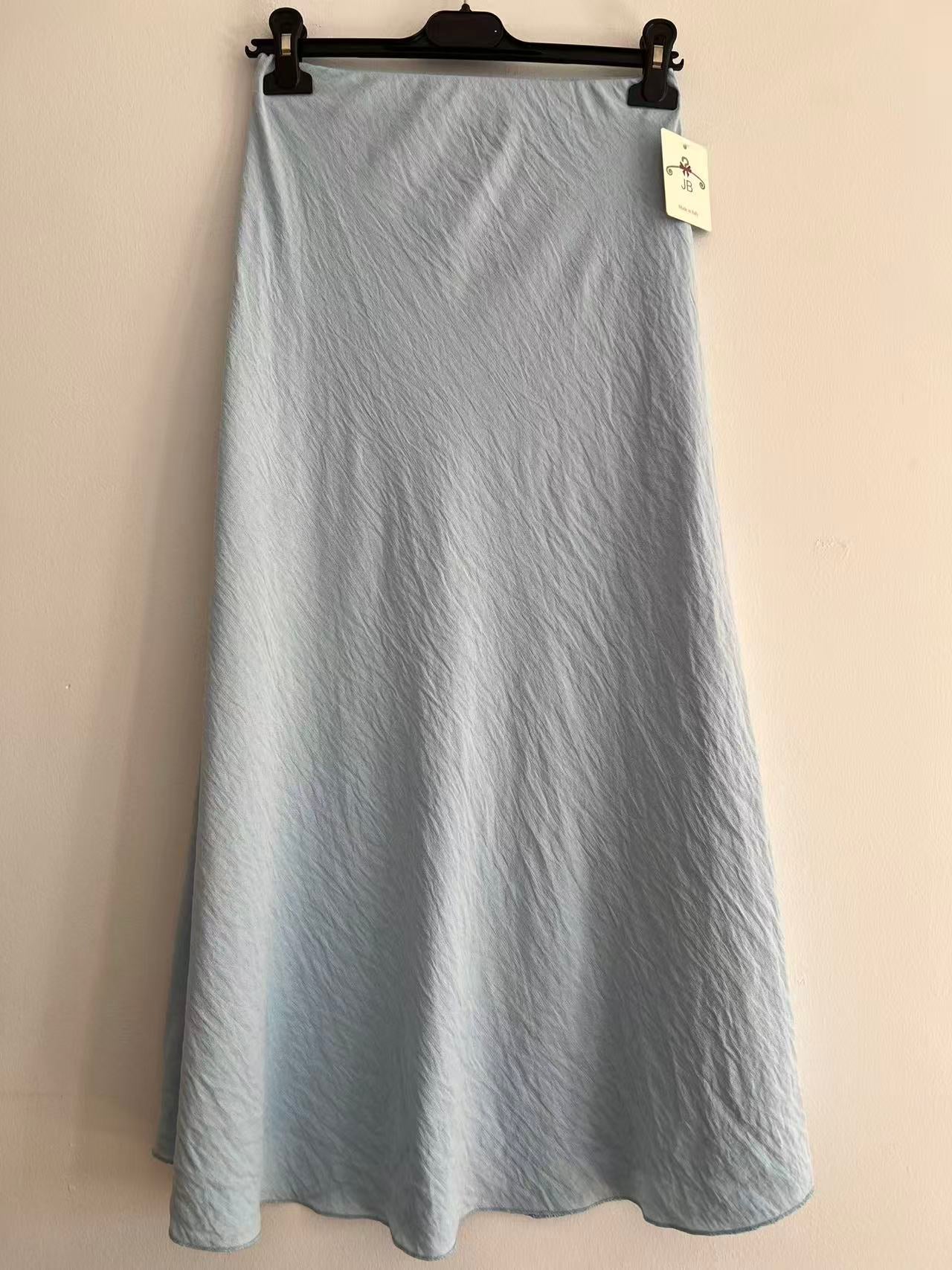 Falda Larga Satinada con Textura Crepé y Cintura Elástica