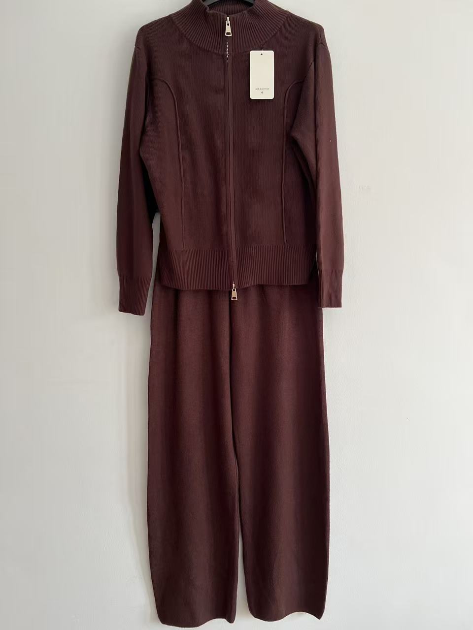 Conjunto de punto con cremallera